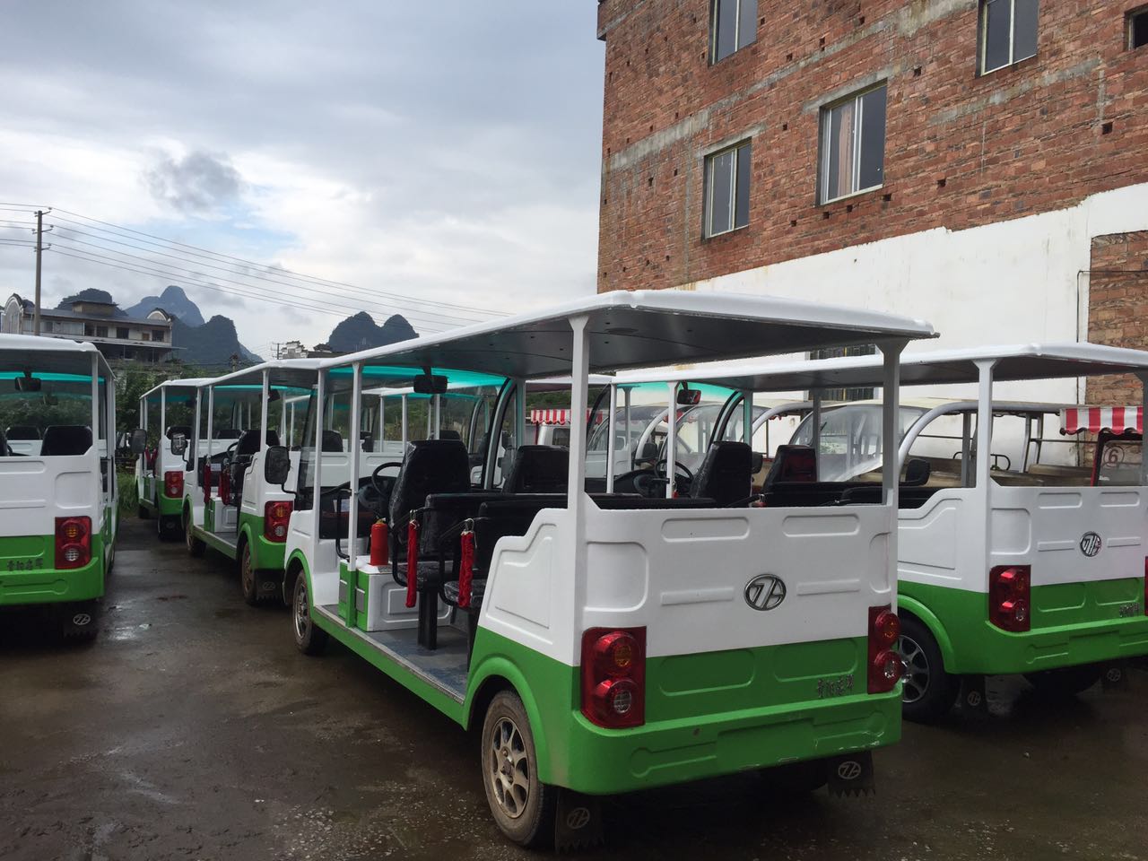 14座燃油观光车