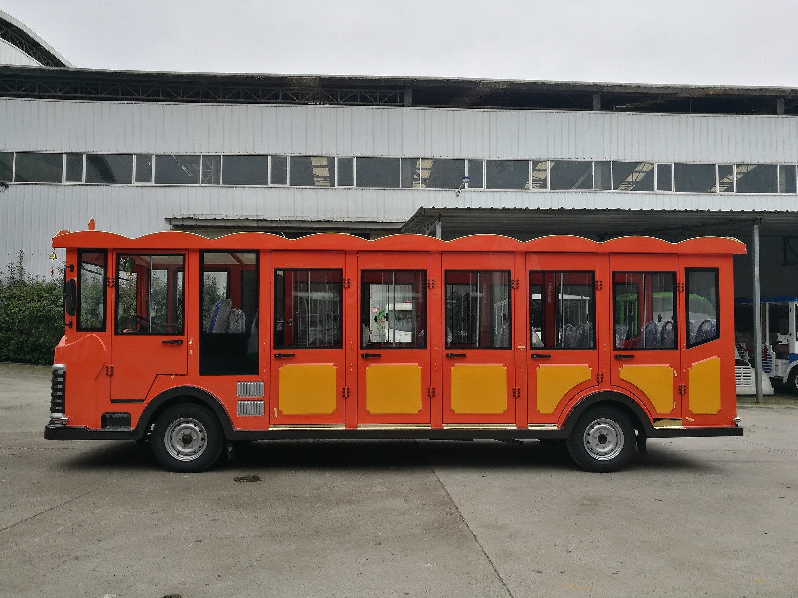 23座全封闭观光车