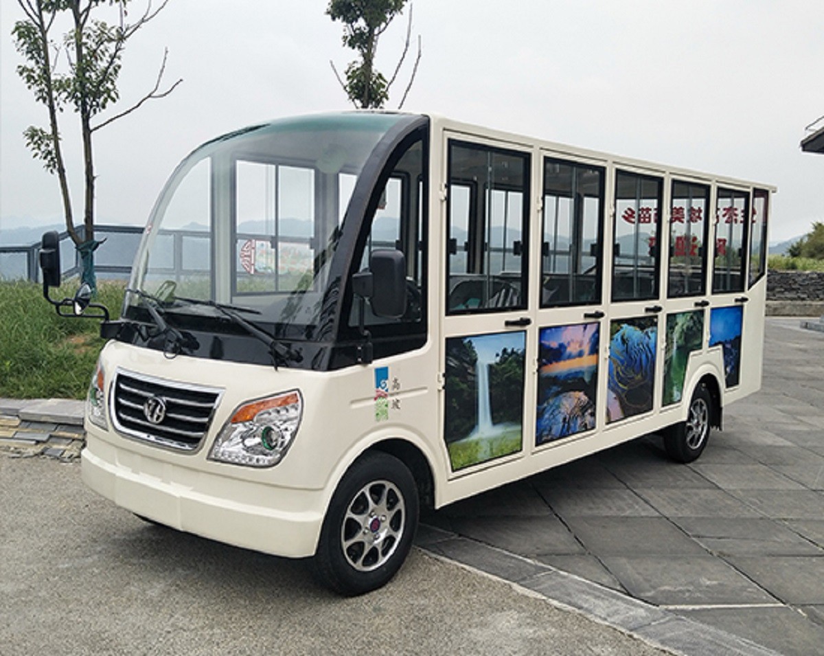 14座封闭式观光车