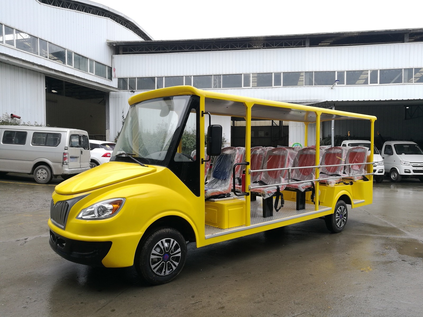 14座燃油观光车