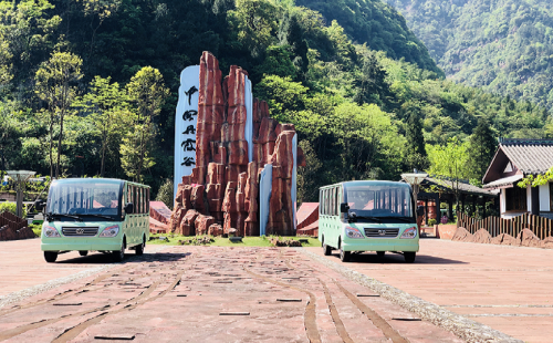 相同视角?不同心情，忠辉23座景区观光车为您护航