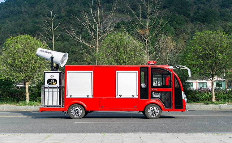 2座除尘车，道路降尘雾炮车